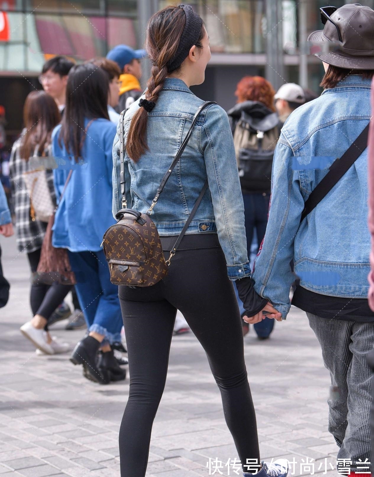 小姐姐 又高又瘦的小姐姐,才能驾驭的短款牛仔衣,这样的风格,你喜欢吗