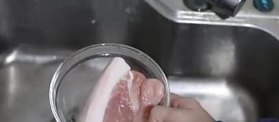  难怪|不管炖什么肉，“两种东西”不要放，难怪你炖的肉质腥柴不入味！