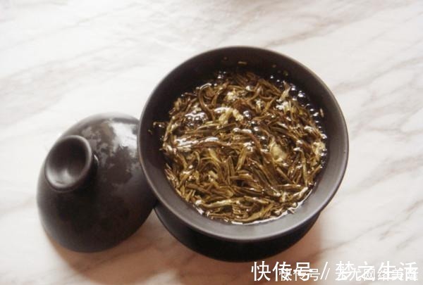 大虾以后别再水煮了，高级餐厅大厨教你新办法，几天不吃就馋