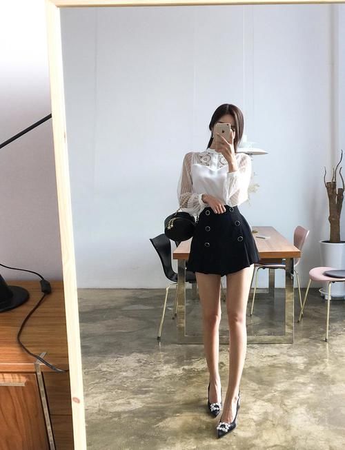 性感|美女穿搭：小姐姐爱穿职业短裙，秀出白皙美腿，妩媚性感！