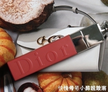 显白 分享5支秋冬我最爱的红棕色口红试色,全都超级显白,显高级!