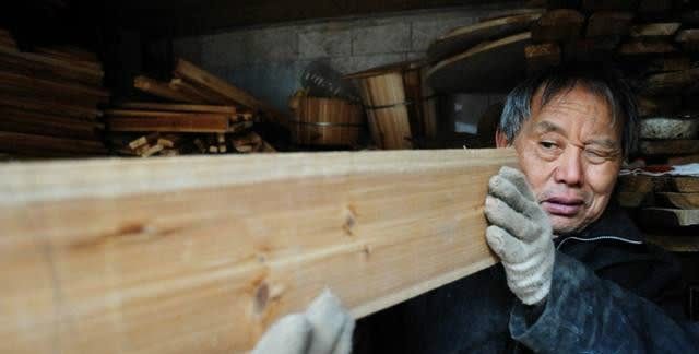 农村老话,“长木匠,短铁匠,不长不短是石匠”,是什么意思?