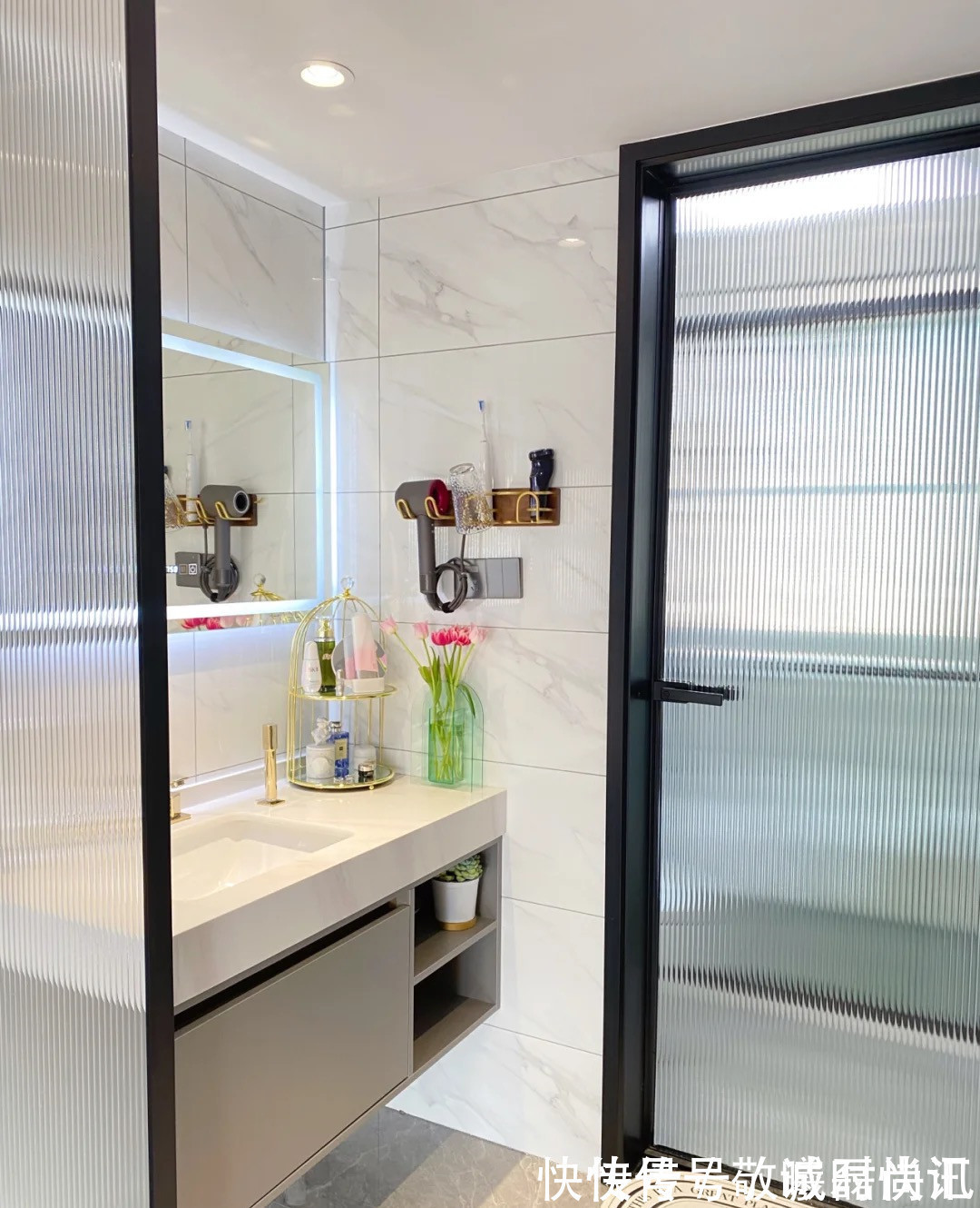 主卧|没想到随便装出来的家，得到大家一致好评，简约又大方，真的漂亮