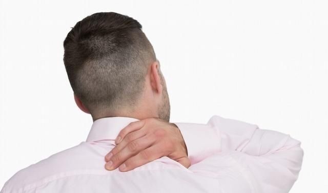 小便短赤|48岁男子误以为肩周炎,却查出肝癌肩膀若突现这1症状,别拖延