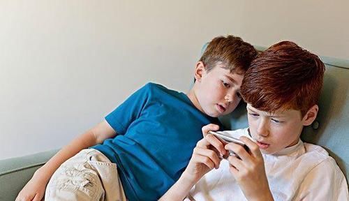 第二体征|男孩“性早熟”通常有3种表现,关系孩子心理发育,家长要重视