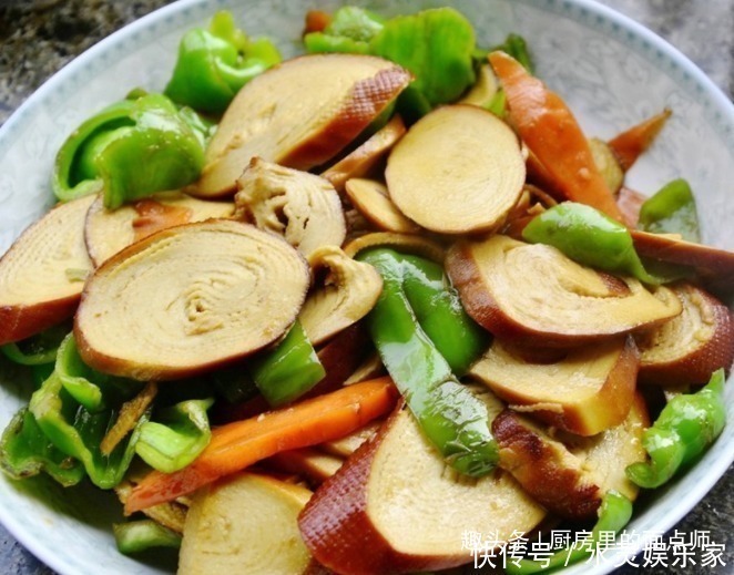 青椒|它是“血管清洁剂”,隔天炒一盘,血管不堵,皮肤细腻,小腹平坦