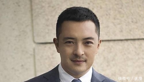 3金影帝,与蒋勤勤是同学,44岁的他仅演了10分钟嬴政被吹爆