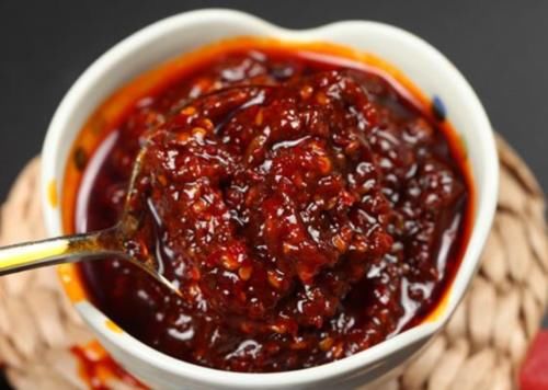  想吃香辣牛肉酱不用买，在家教你轻松做，烹饪简单，美味又解馋