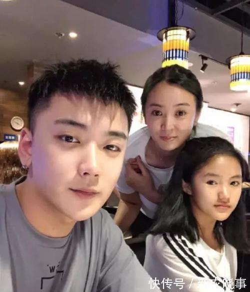 母親|她是《變形計》最“幸運(yùn)”女孩，被城市媽媽收養(yǎng)，如今生活幸福