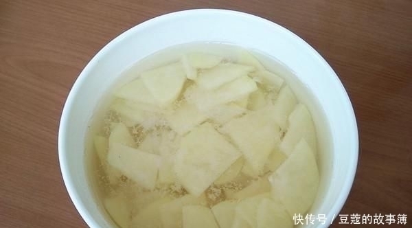 土豆和它一起吃是“天然泻药”，清肠排毒，皮肤白皙不长痘！