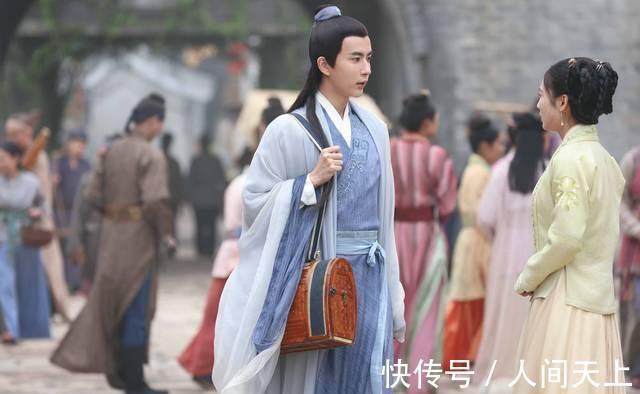 孩子|郎中治好孩子的病,却被孩子父亲暴揍,房梁上跳下一人为郎中出气