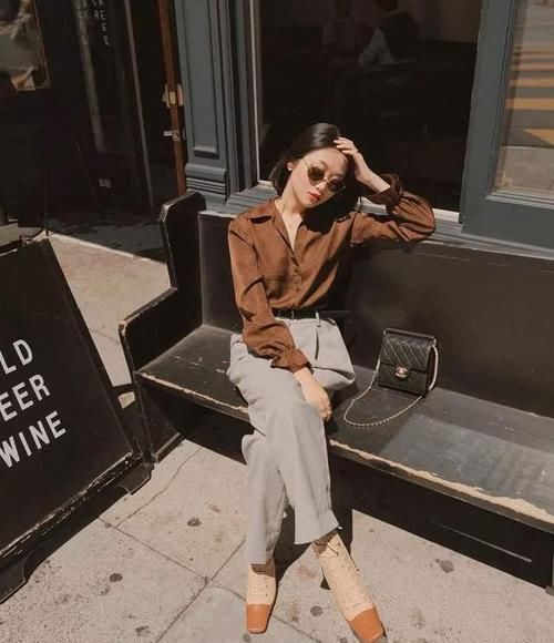 ?冬天买靴子少买黑色，建议这3种“高级色”，时髦百搭显腿长