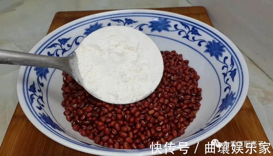 红豆发面饼|红豆饼又吃新吃法,不蒸不烤不油炸,松软又香甜,孩子爱吃不挑食