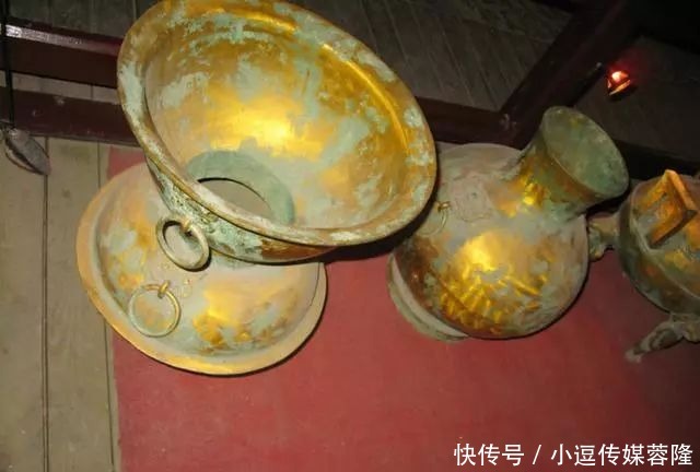 盗墓|三国时期曹操盗了谁的墓,足足养活军队3年,究竟有多少金银财宝