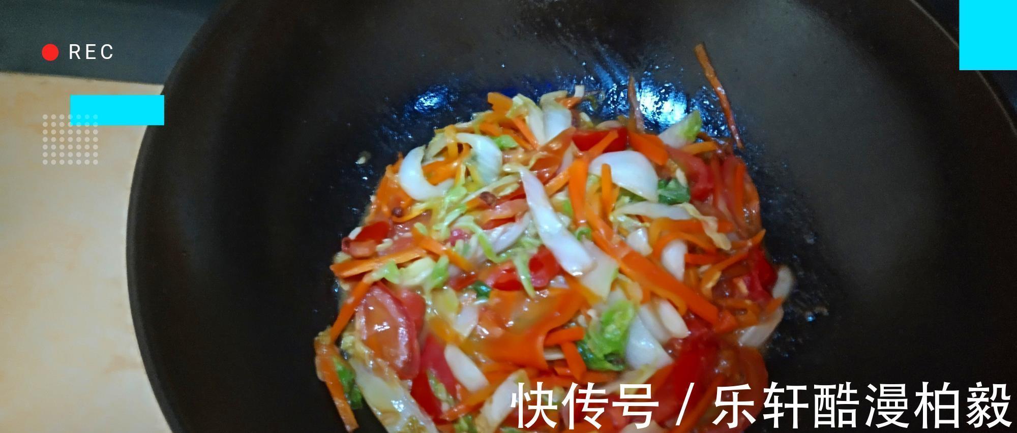 番茄红素|夏天适合吃这菜,酸甜爽口吃了还想吃,几块钱就能做一盆