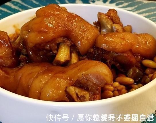 炖猪蹄时,直接焯水就错了,这1步不能省,多数人忽略了,很重要