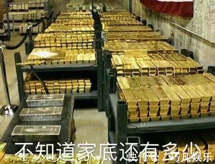 |笑话老公在低头算账洗碗一个月下来,一百五,拖地一个月五十