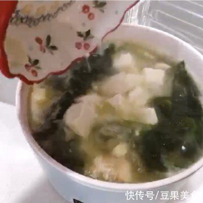 10万豆友收藏的裙带菜虾仁豆腐汤做法，你还不会做？