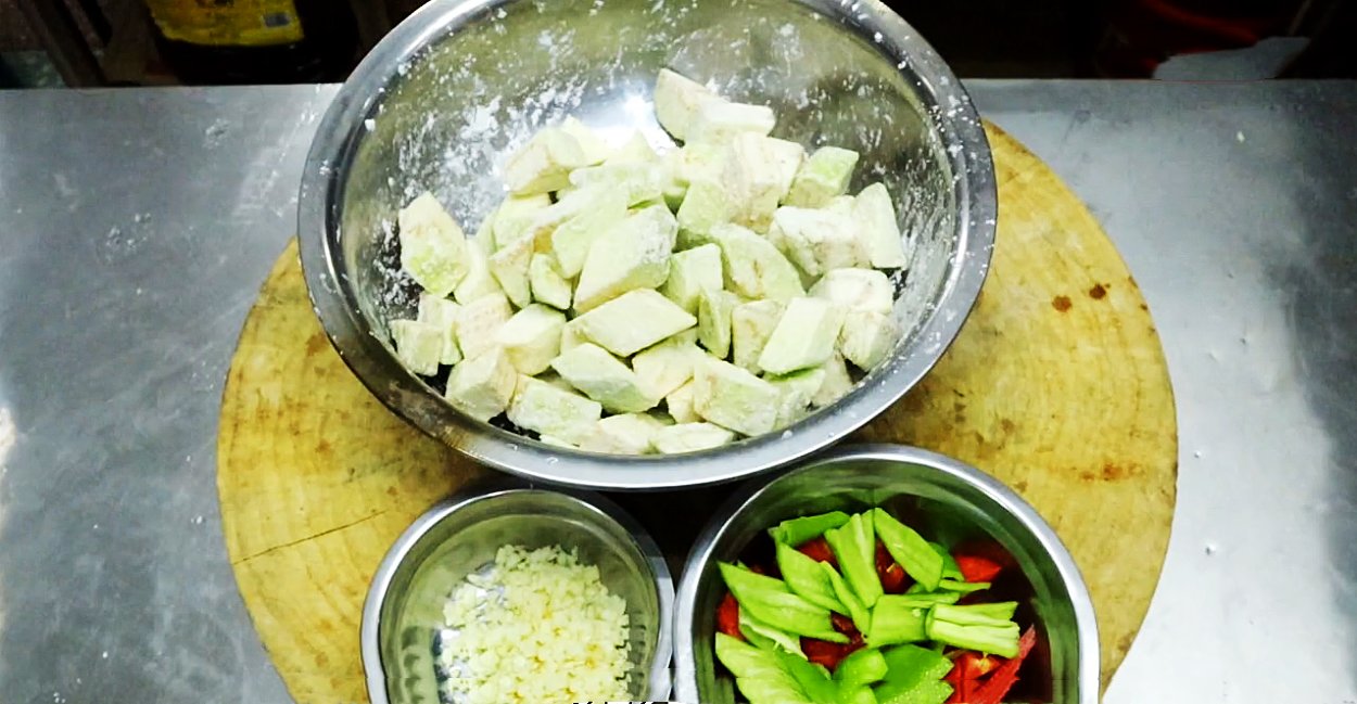 秋天别总大鱼大肉，多吃这12道家常素菜，低热量高营养，特别下饭