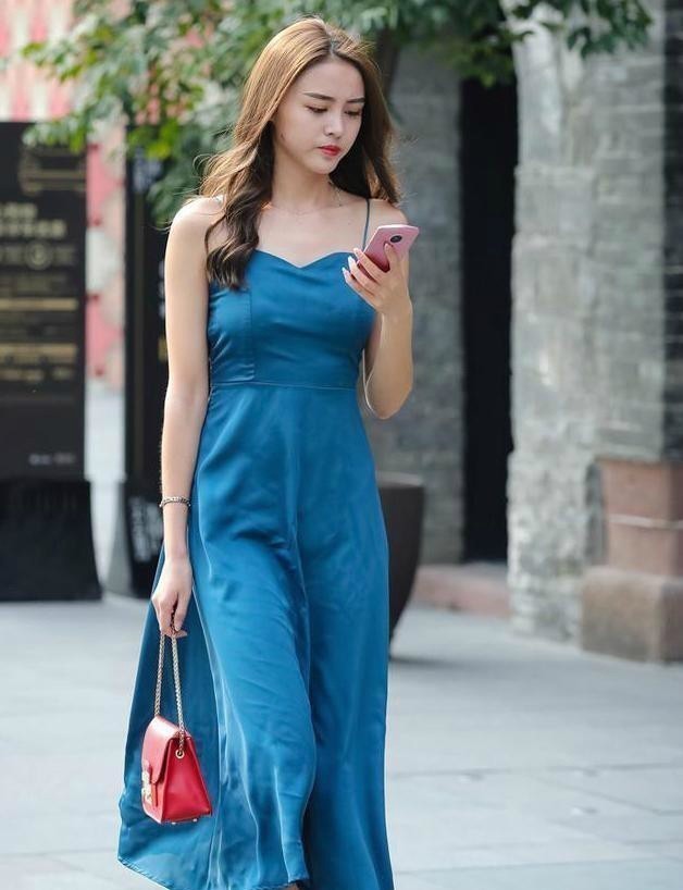 打底裤|街拍别致有型的紧身打底裤美女,彰显出女性的时尚韵味!