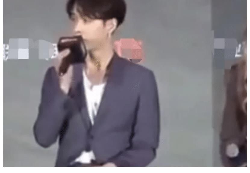 同樣是在韓國(guó)出道后回國(guó)發(fā)展，中間的差距真的太大，難怪會(huì)墮落如此