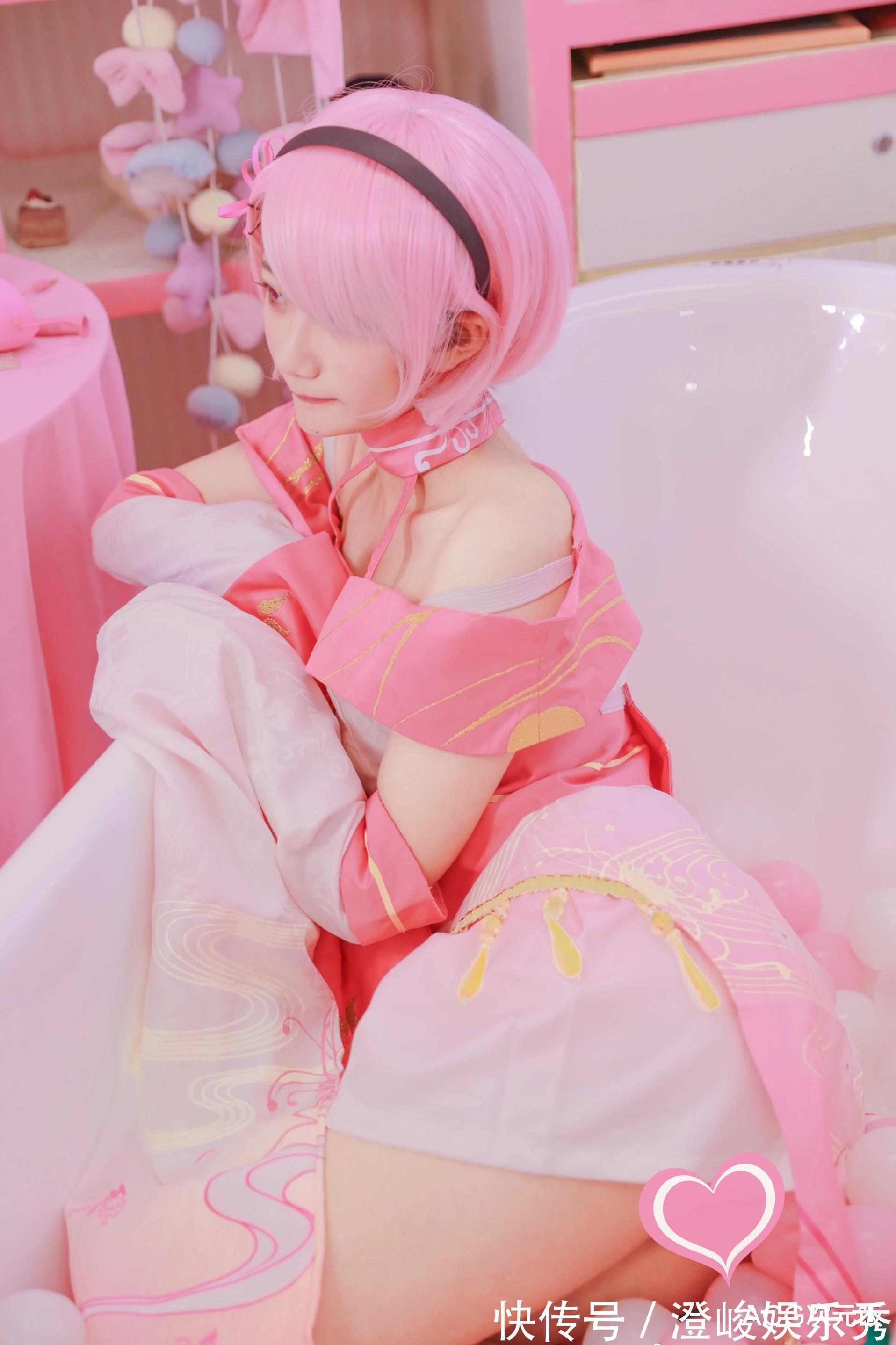 cos|Re0:和服拉姆cos,抬腿侧坐浴缸,姐姐大人和蕾姆老婆我全都要!