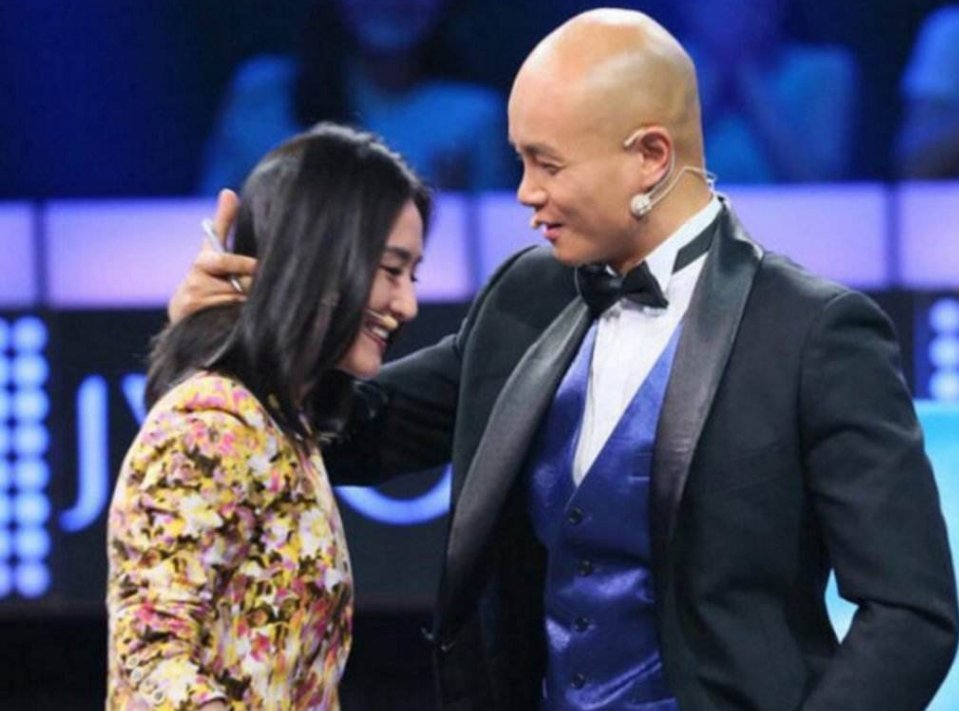 非诚勿扰|金牌主持到万人嫌,还在节目上喝酒,最后只能遁入空门了结尘缘?