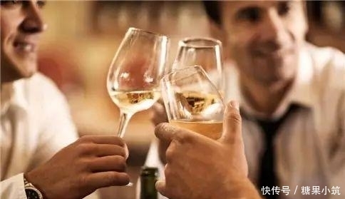 心肌梗死|为什么心梗患者越来越多?提醒:2种食物容易伤害心脏,务必少吃