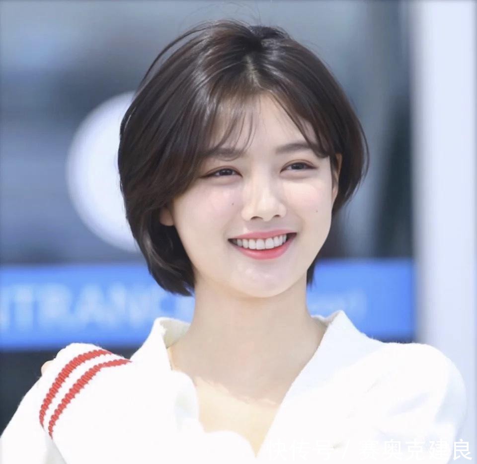 长脸最适合的9款短发,简单利落提气质,还能修饰脸型