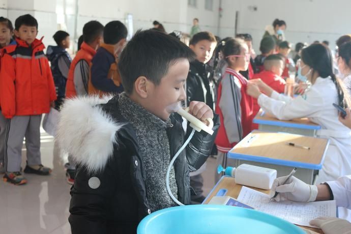 班轮流|菏泽市定陶区第四实验小学开展学生健康体检工作