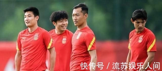 队长|国足官网为吴曦庆生!33岁队长遭球迷讥讽:缩头+海参事件忘了?