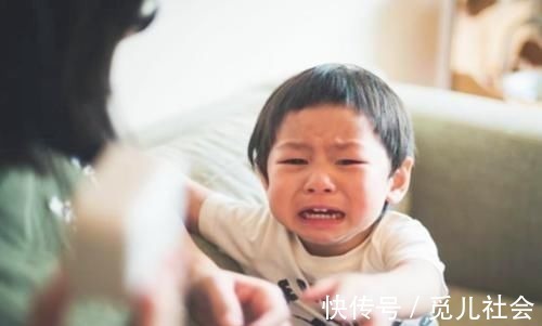 穷养|“对孩子尽量大方一点”,李玫瑾坦言:过度穷养,对儿女有弊无利