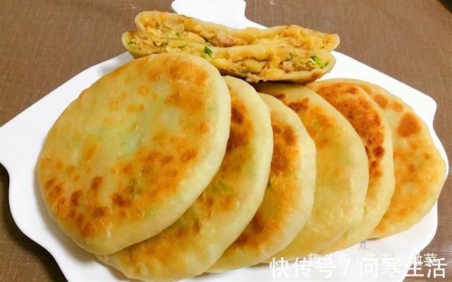 彩虹|一棵白菜,两碗面,烙出皮薄大馅,香喷喷的白菜饼,真香