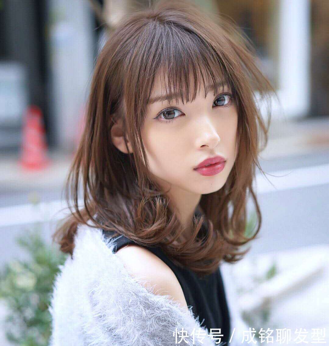 染头发什么颜色显肤色白？低调奢华的棕色，减龄时尚永不过时