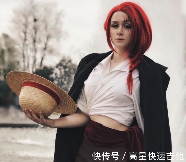 女版|海贼王女Coser反串性别扮三大主力，女版索隆比男版索隆更高冷