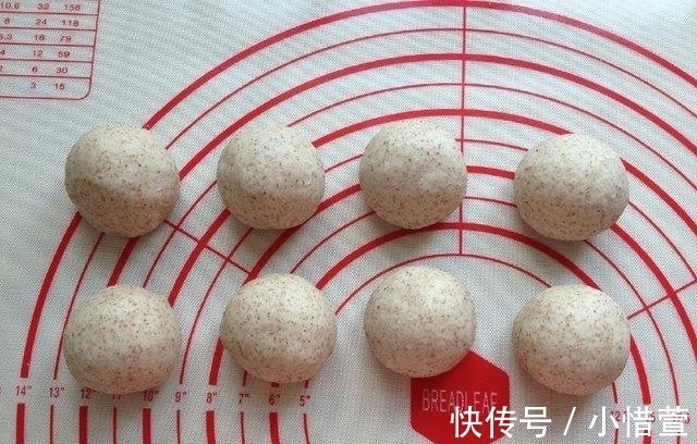 烤盘|教你做款少油少糖的面包，外形可爱像甜甜圈，主要是更健康