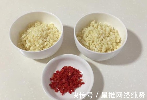 鸡汁|蒜蓉粉丝开背虾的家常做法，好看又好吃，小朋友吃得津津有味