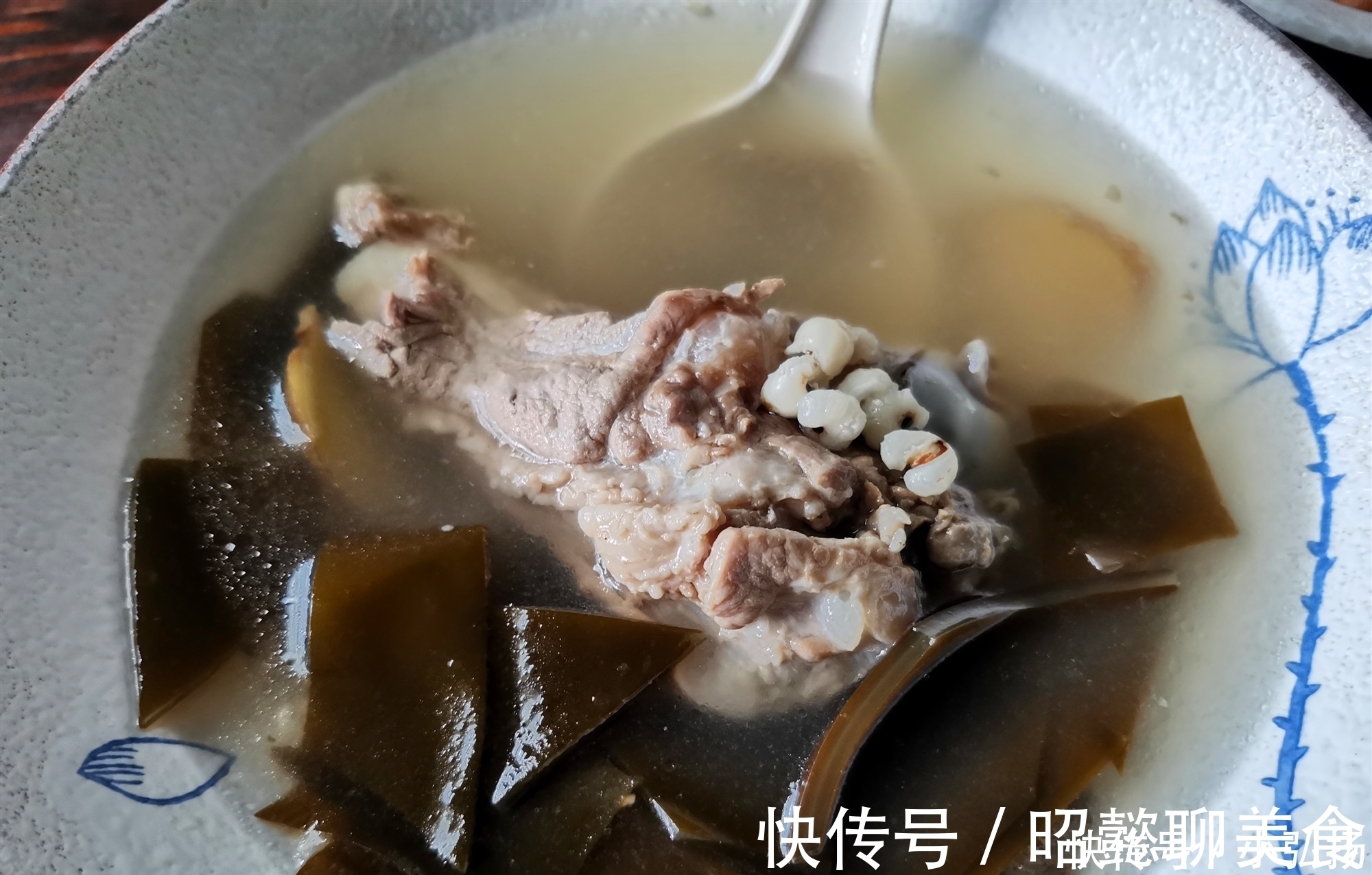 腌糖蒜|三口之家的周末晚餐,三菜一汤,夏季这样搭配,下饭下酒都不错