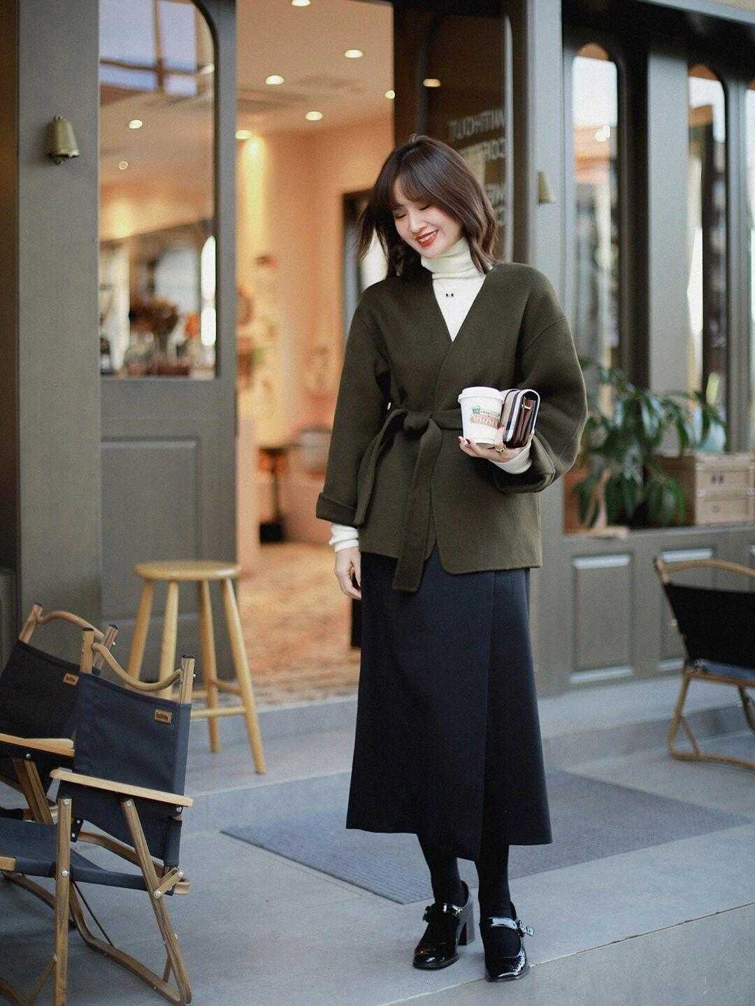 外套 精致女人选外套,必入这“三款”,简约优雅又有气质,谁穿谁美