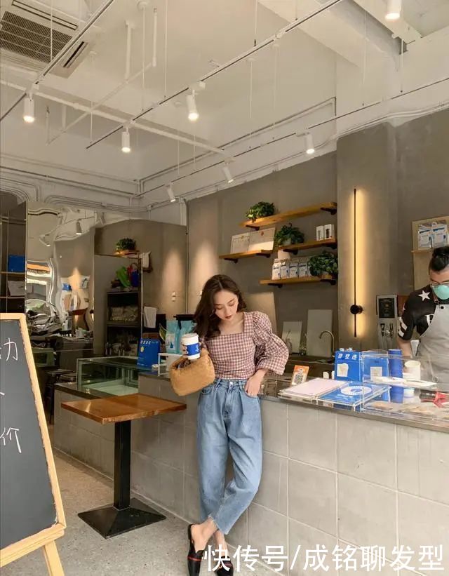 青春|春末时尚潮人穿搭，青春减龄极度舒适，用超美搭配让你瘦成闪电
