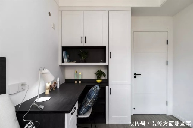 电视柜|87平现代风两居室,黑白灰加入粉色调的装饰这个沙发墙太浪漫了