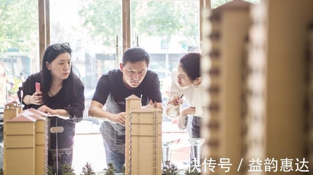 加油站|建筑学家提醒小区附近有这4类设施的房子不要买,地段好也白搭