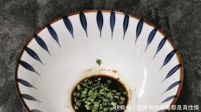 一人在家,煮碗面最省时间,10分钟出锅,又省事又好吃还热乎