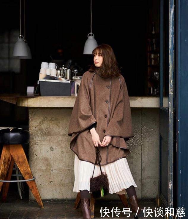 大衣+裙子,羽绒服+阔腿裤,2021的时髦CP