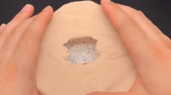 白糖和洗衣粉混合一起,作用太棒了,早学不吃亏,一年省下好几百