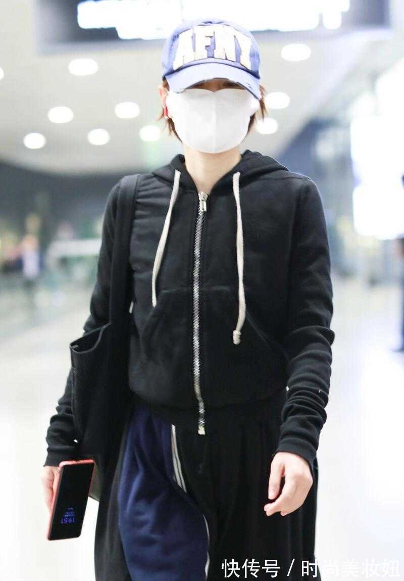 半身裙|马伊琍真有时尚触觉的,卫衣+半身裙优雅洋气,鸳鸯鞋真时髦