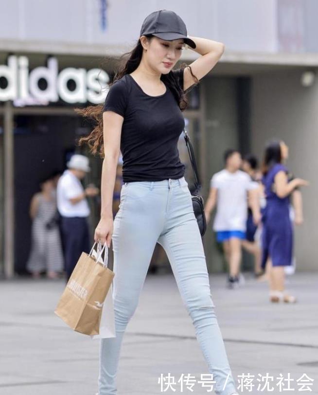 短发|街拍精致优雅的短发小美女,身穿收腰连衣裙,气质高雅