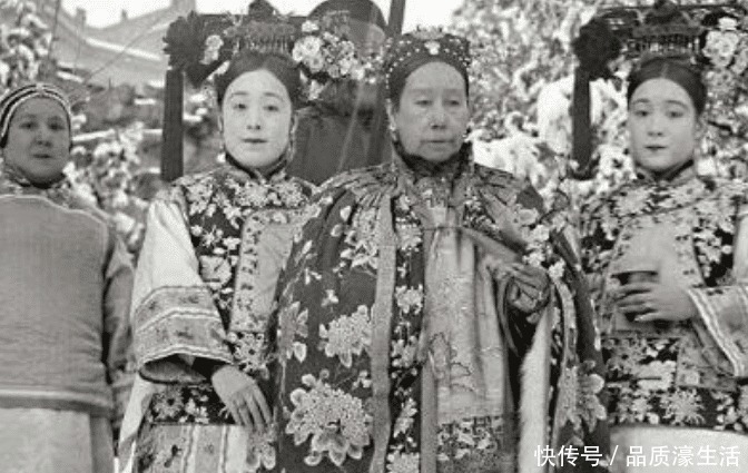 坦荡|慈禧面前的最美女官,舞动巴黎的“蝴蝶皇后”一生坦荡不与人争