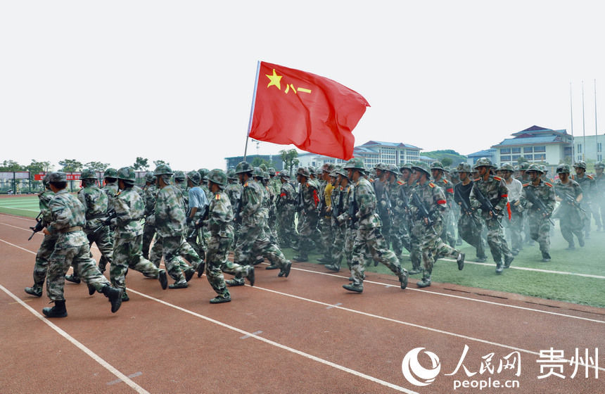 沙场|贵州民族大学军训成果汇报：沙场点兵砺青春！