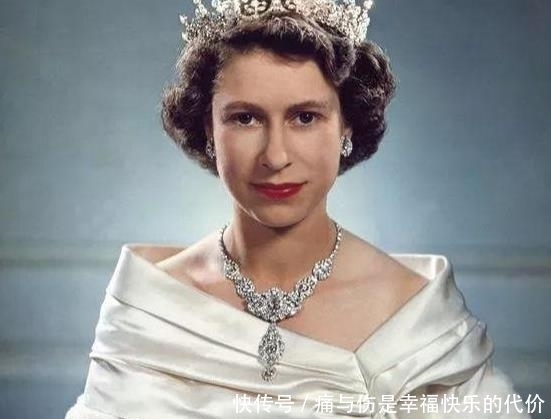 英女王的珠宝有些不吉利?原材料取自坟墓,由2000颗钻石珍珠组成